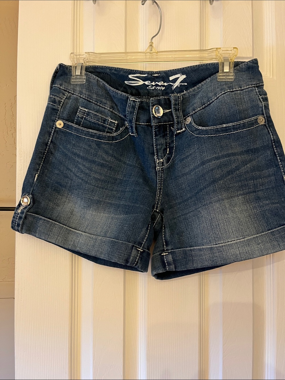 Seven7 Women's Dark Indigo Cuffed Denim Shorts
Size 4
